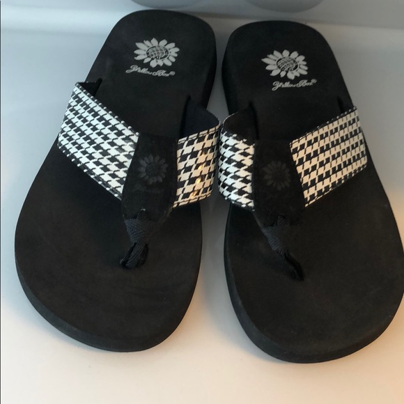 yellow box houndstooth flip flops